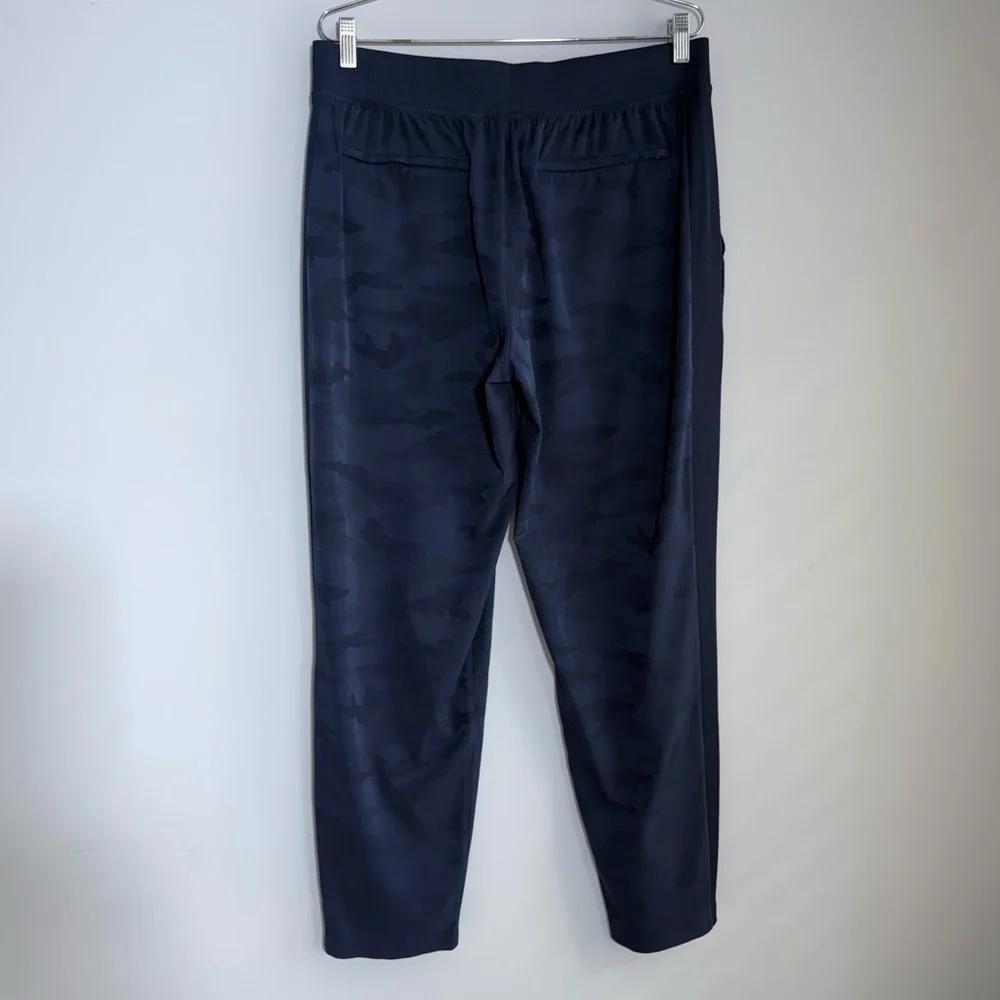 ATHLETA Brooklyn Textured Jogger Blue Camo Size 12 Pants 982553 Travel Pull On